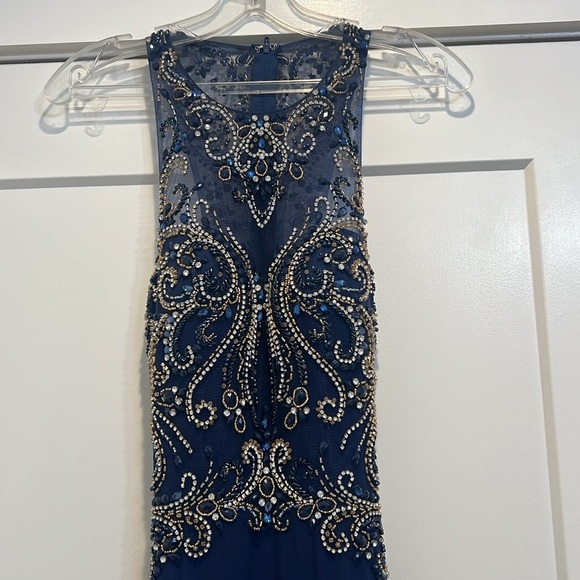 Eureka USA Elegant Navy Blue Embellished Gown size XS. - Picture 6 of 14